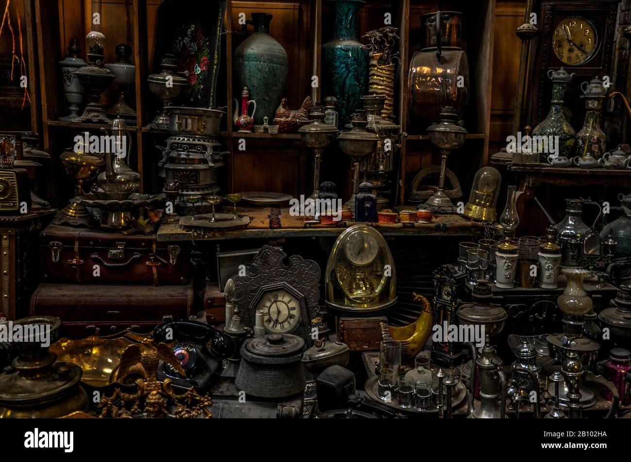 Antique shop in Kashan Bazaar, Kashan, Iran Stock Photo