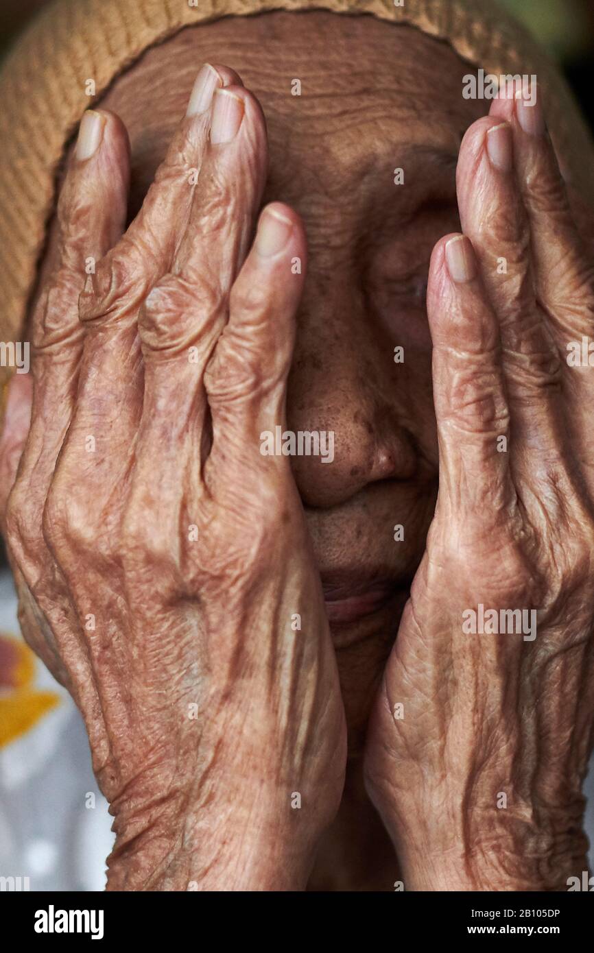 Hands On In Malay / Portrait Of An Elderly Malay Female Covering Her Face With Her Wrinkled Hands Stock Photo Alamy - Mere vocabularies, on the other hand, teach nothing but words and sentences, and throw no light upon forms of construction.