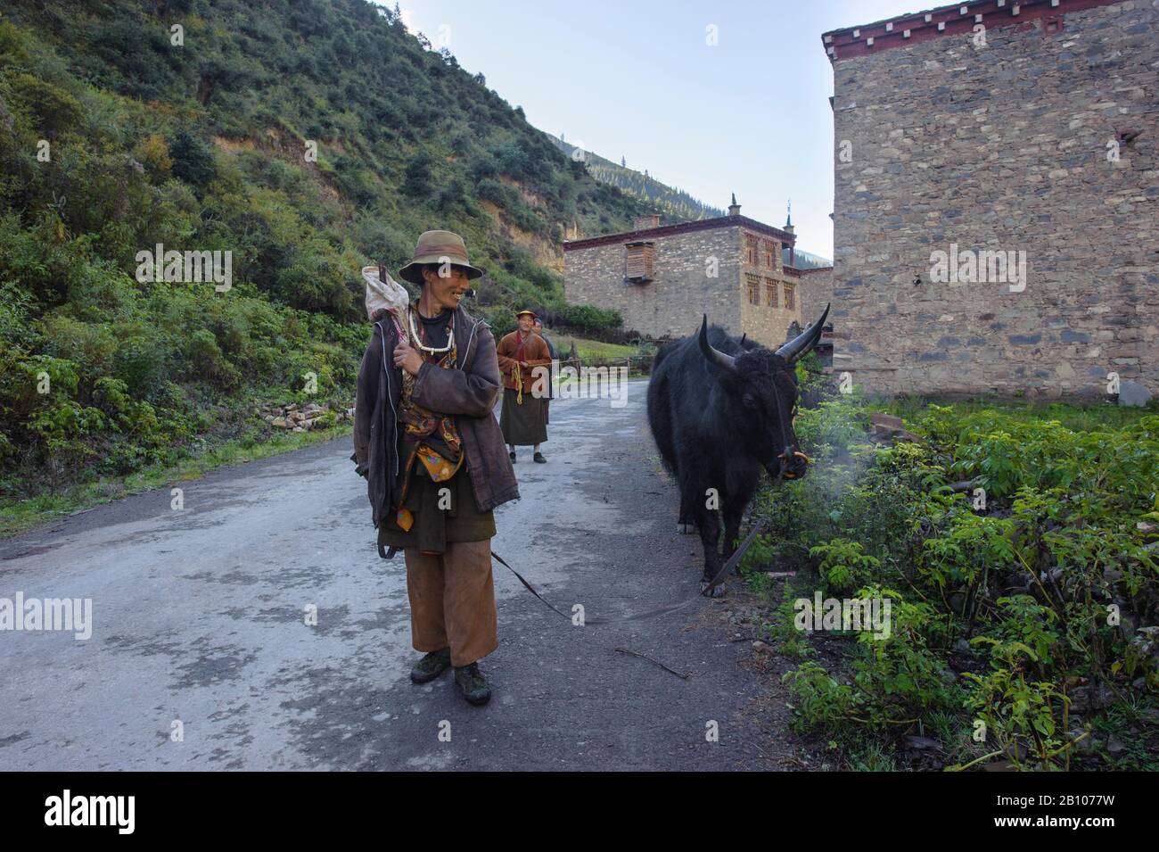 Tibet Ranchers Tibetan plateau hi-res stock photography and images - Alamy