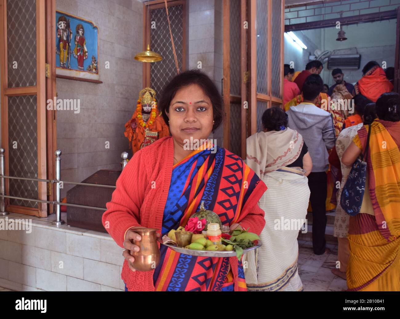 A Indian Women devotee with her Puja Thali during Shivratri Festival in India Stock Photo