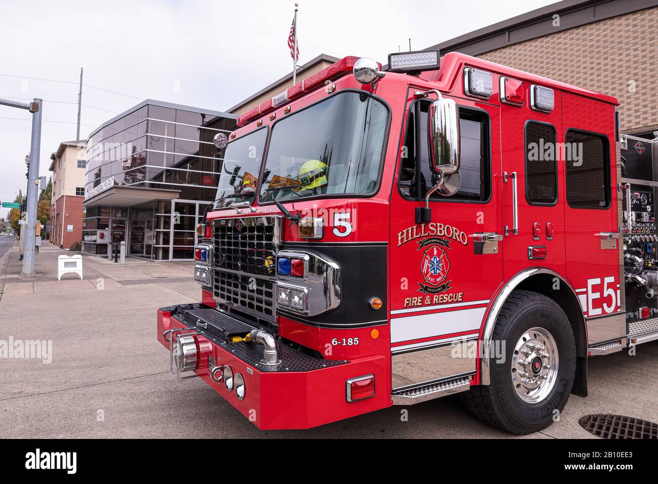 Fire truck ladder rescue hi-res stock photography and images - Alamy