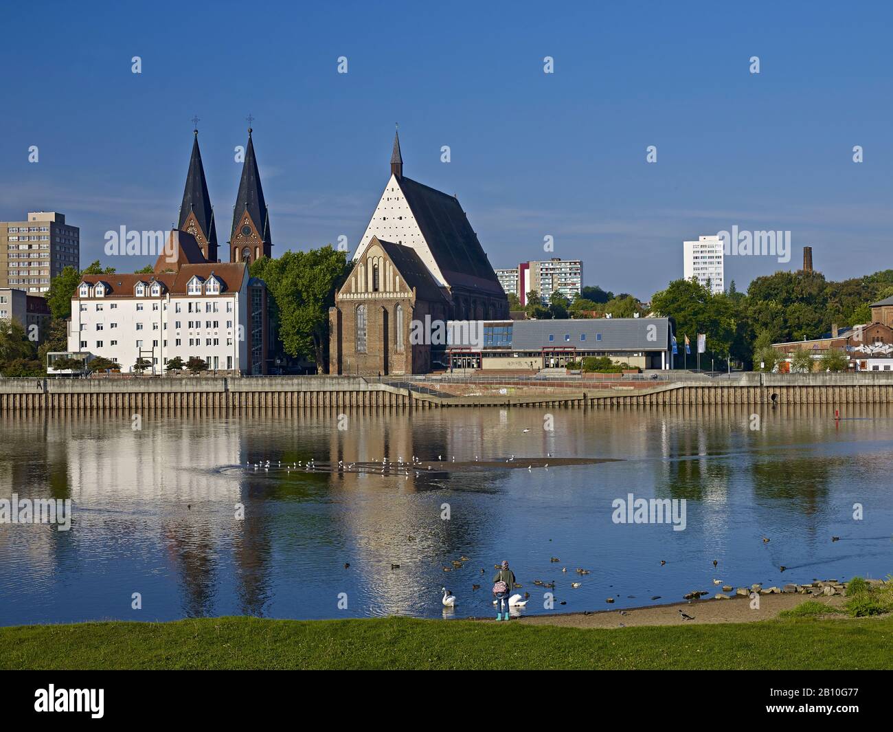 City view over the Oder with concert hall 'C. Ph. E. Bach' and Friedenskirche, Frankfurt (Oder), Brandenburg, Germany Stock Photo