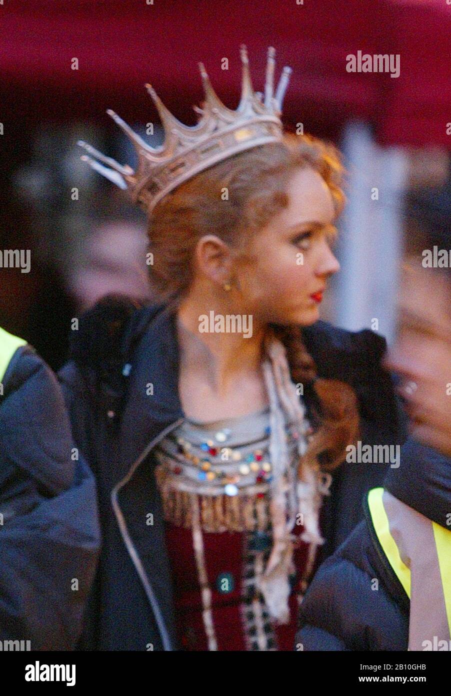 SUPER MODEL LILY COLE PLAYING VALENTINA ON SET OF TERRY GILLIAMS FILM 'THE IMAGINARIUM OF DR PARNASSUS'  SCENE SHOT IN CLERCKENWELL LONDON Stock Photo