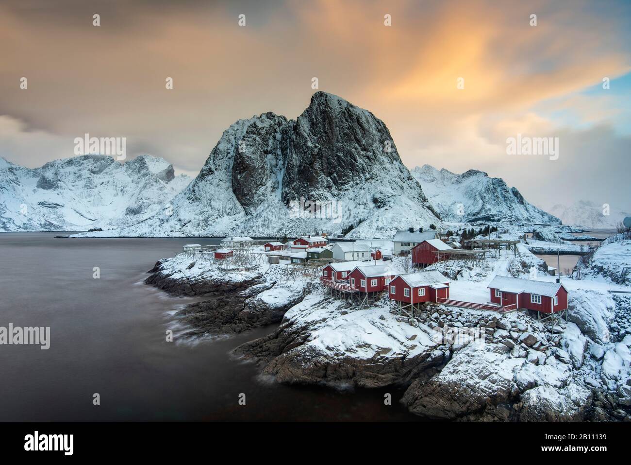 Red houses on the beach, Hamnoy, Lofoten, Norway Stock Photo Alamy