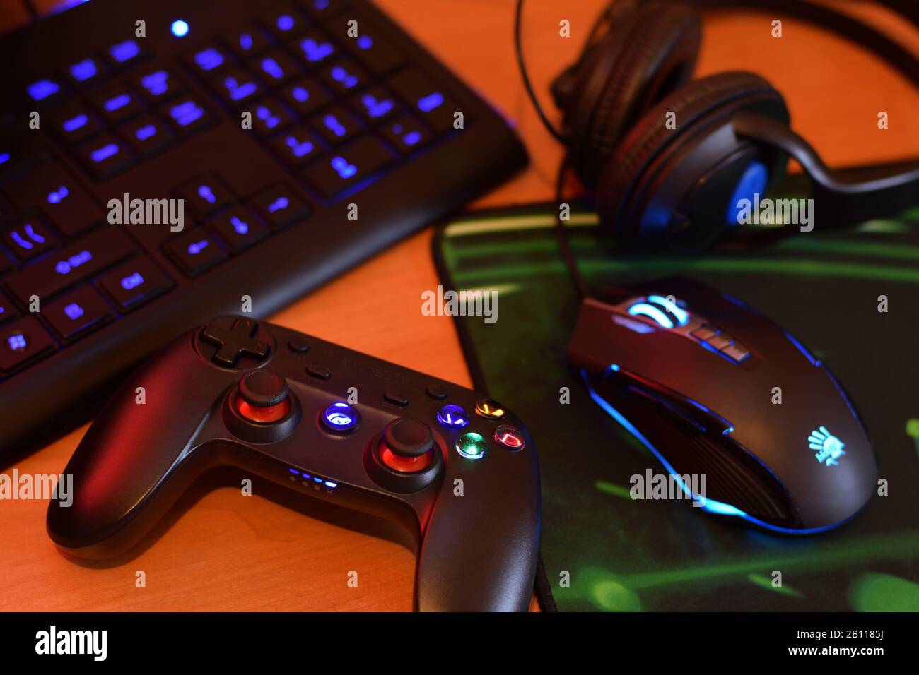 KHARKOV, UKRAINE - JANUARY 19, 2020: Gamesir g3s video game controller and  Bloody p93 gaming mouse on office table with a4tech keyboard and headphones  Stock Photo - Alamy