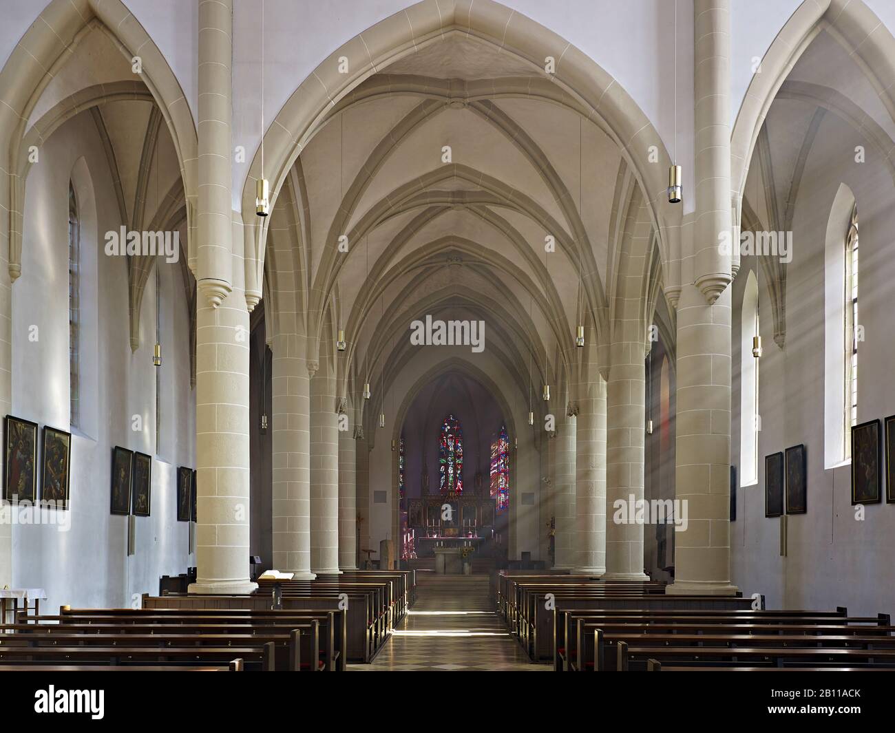 St john the baptist church interior hi-res stock photography and images ...