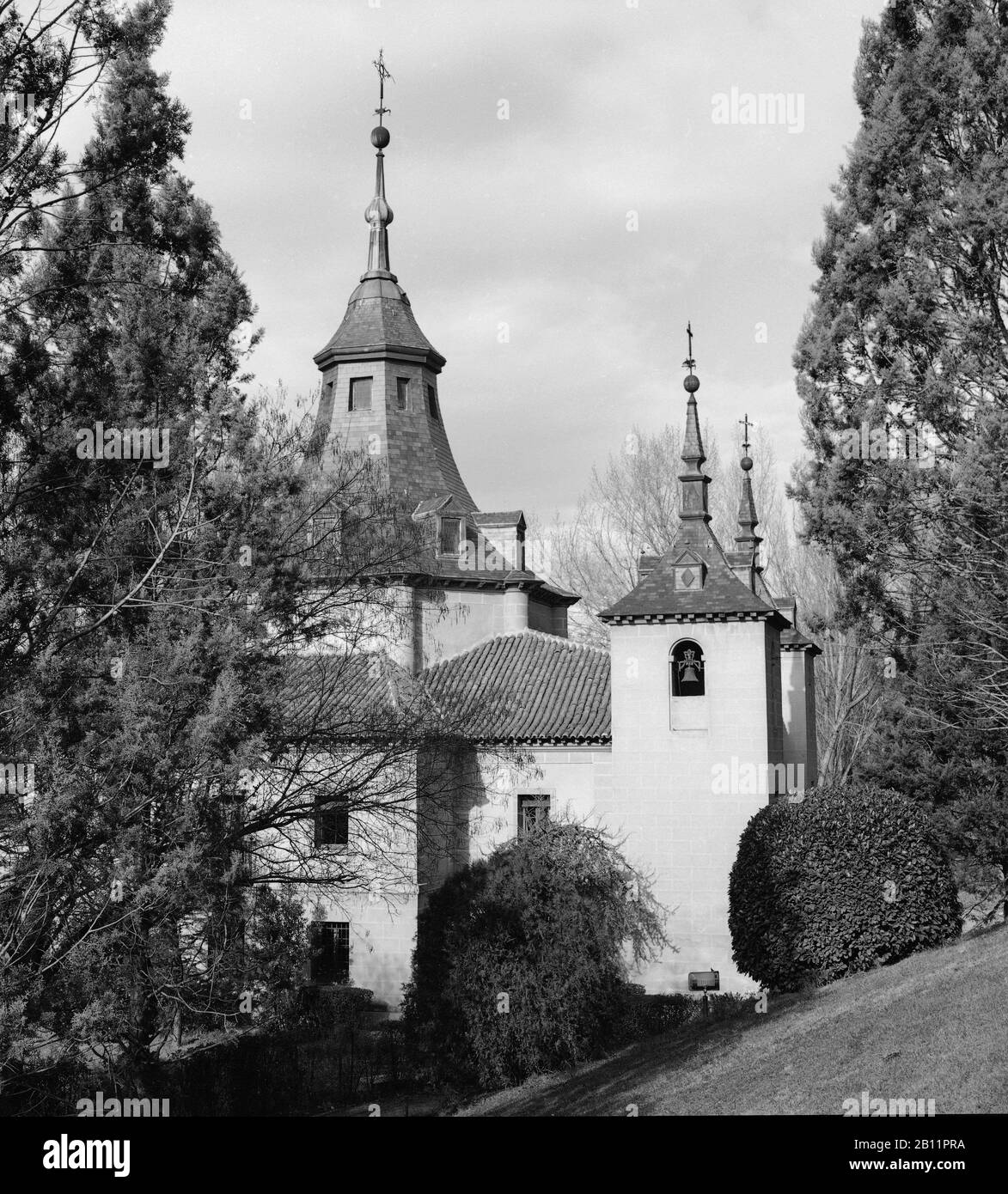 EXTERIOR - ERMITA DE LA VIRGEN DEL PUERTO - S XVIII- RESTAURADA EN 1951 ...