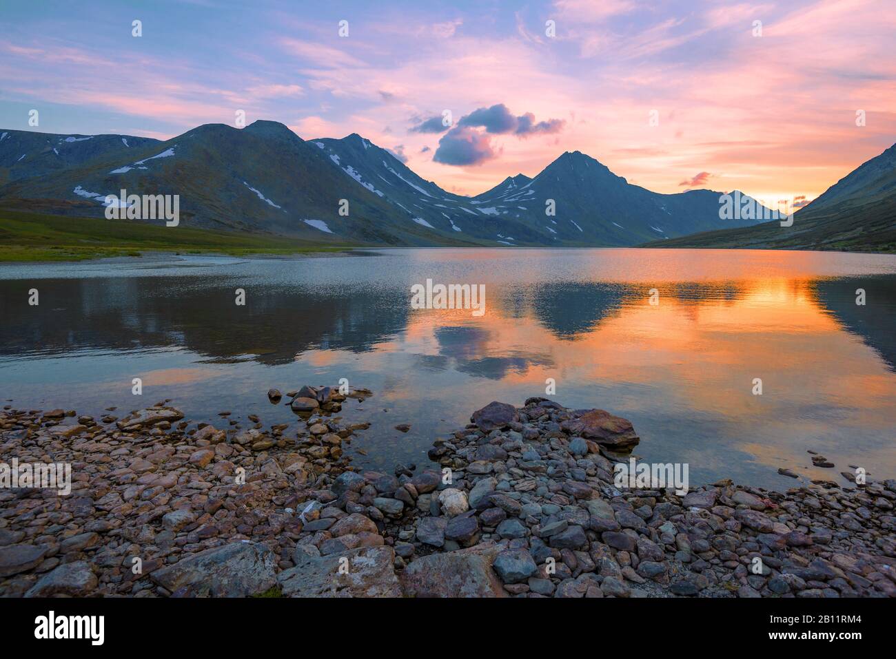 Sunset on the lake Khadatayoganlor. Polar Ural, Russia Stock Photo