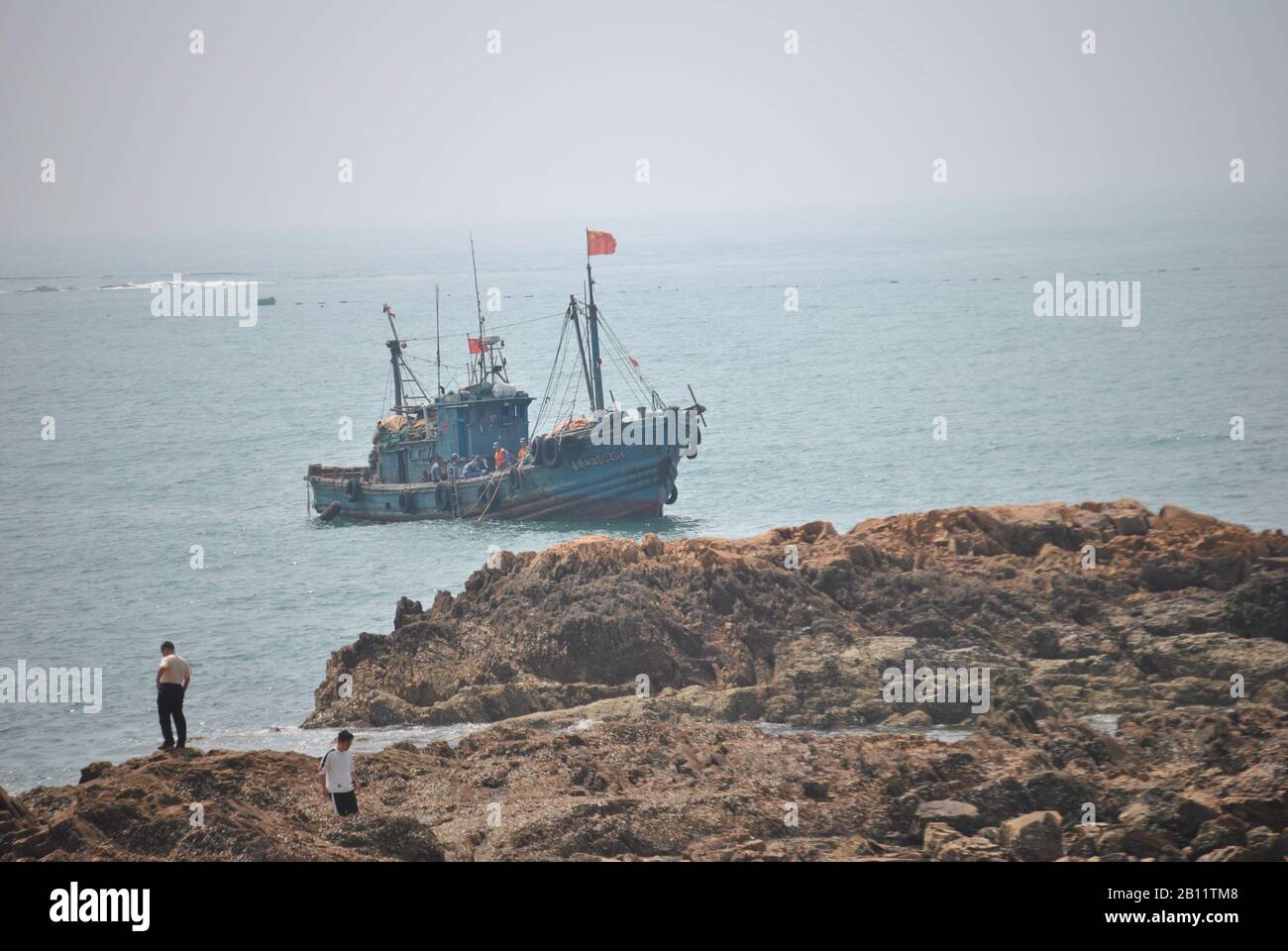 Chinese fishing boat hi-res stock photography and images - Alamy