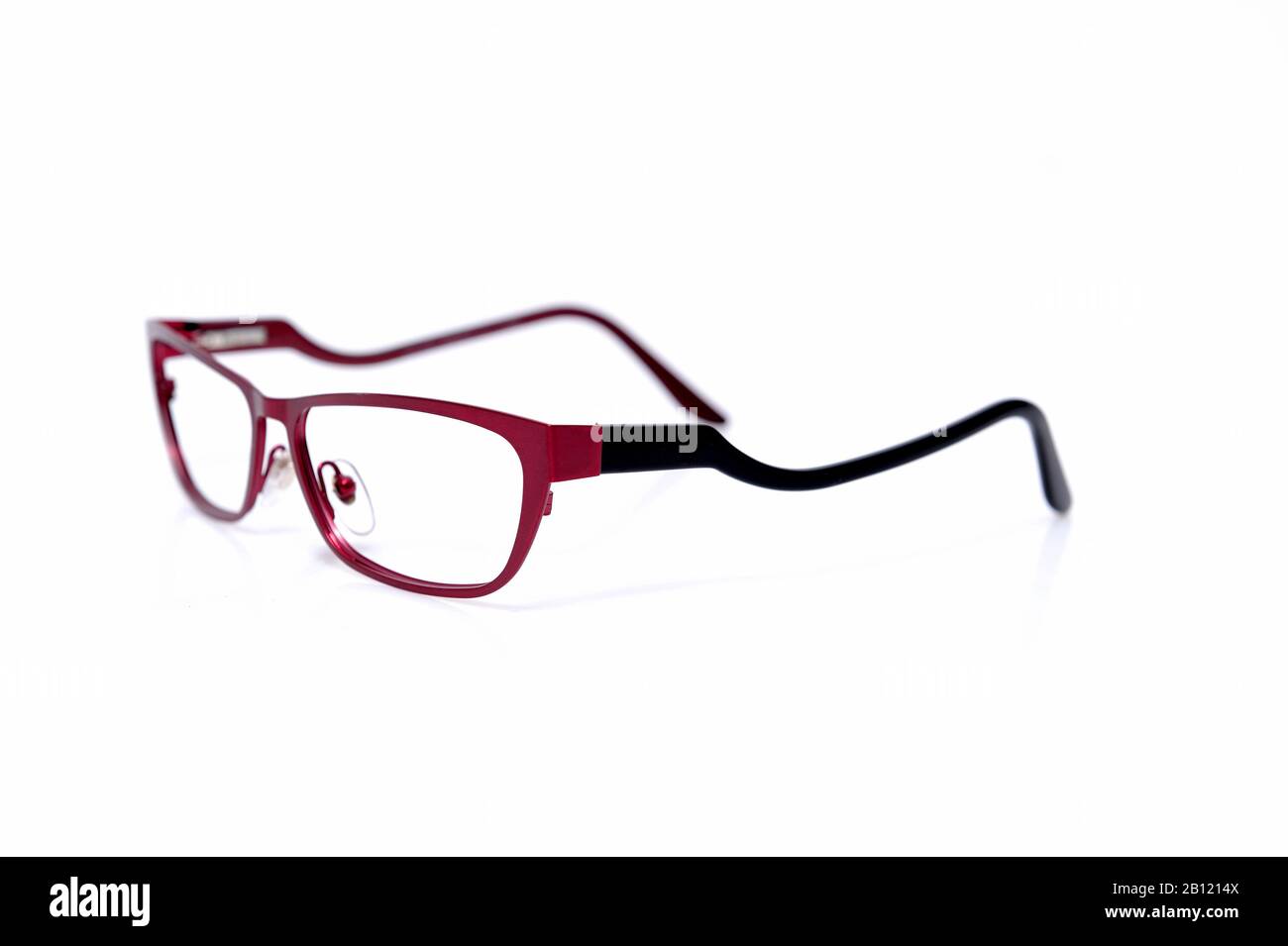 does wearing glasses improve eyesight