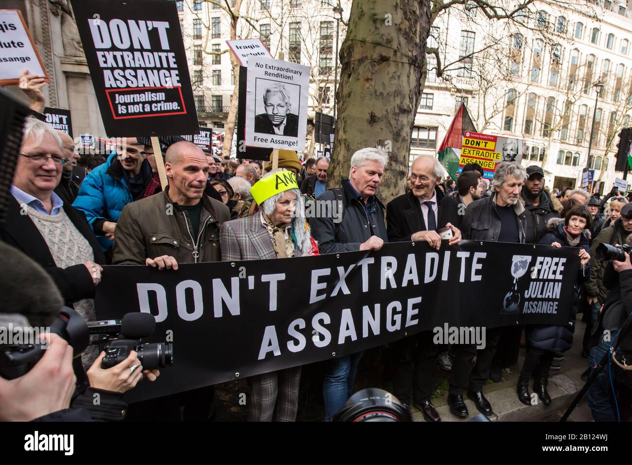 London, UK. 22 February 2020. L-R: Yanis Varoufakis, Vivienne Westwood, Kristin Hrafnsson (Wikileaks Editor-in-chief), John Shipton ( Julian Assange’s father) and Roger Walters. Protesters marched and then held a rally in central London to oppose the extradition of Julian Assange to the USA. The event organised by The Don’t Extradite Assange campaign takes place ahead of a trial starting on Monday which could see the Wikileaks founder facing a life sentence in the USA. David Rowe/Alamy Live News. Stock Photo