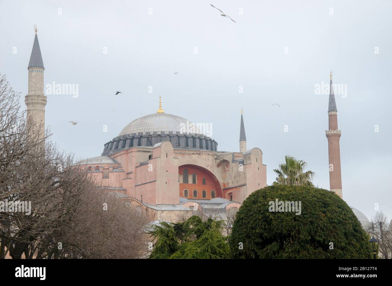 Majestic hagia sophia ayasofya hi-res stock photography and images - Alamy