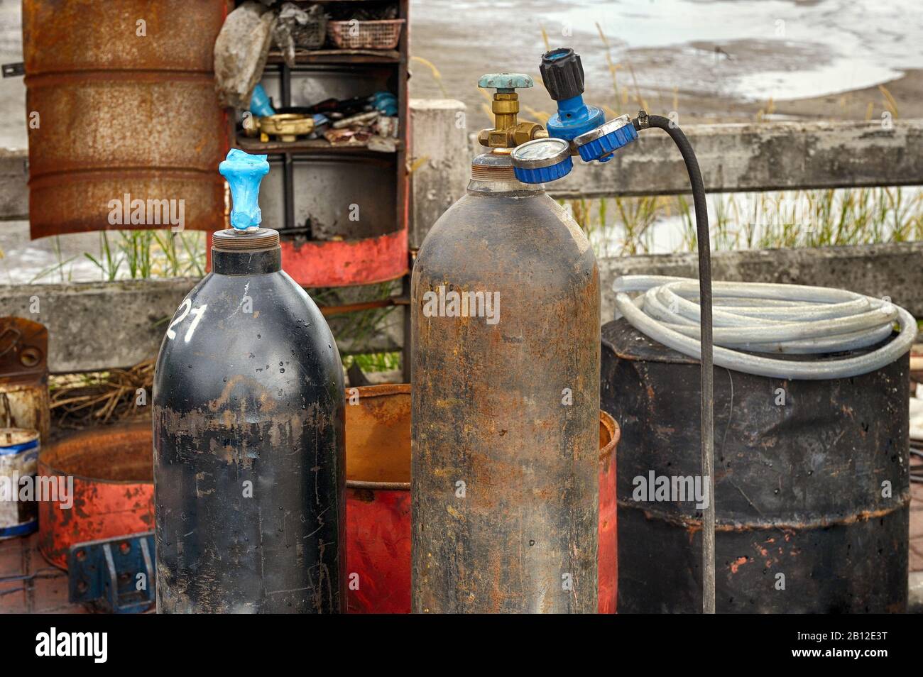 Rusty propane tank hi-res stock photography and images - Alamy