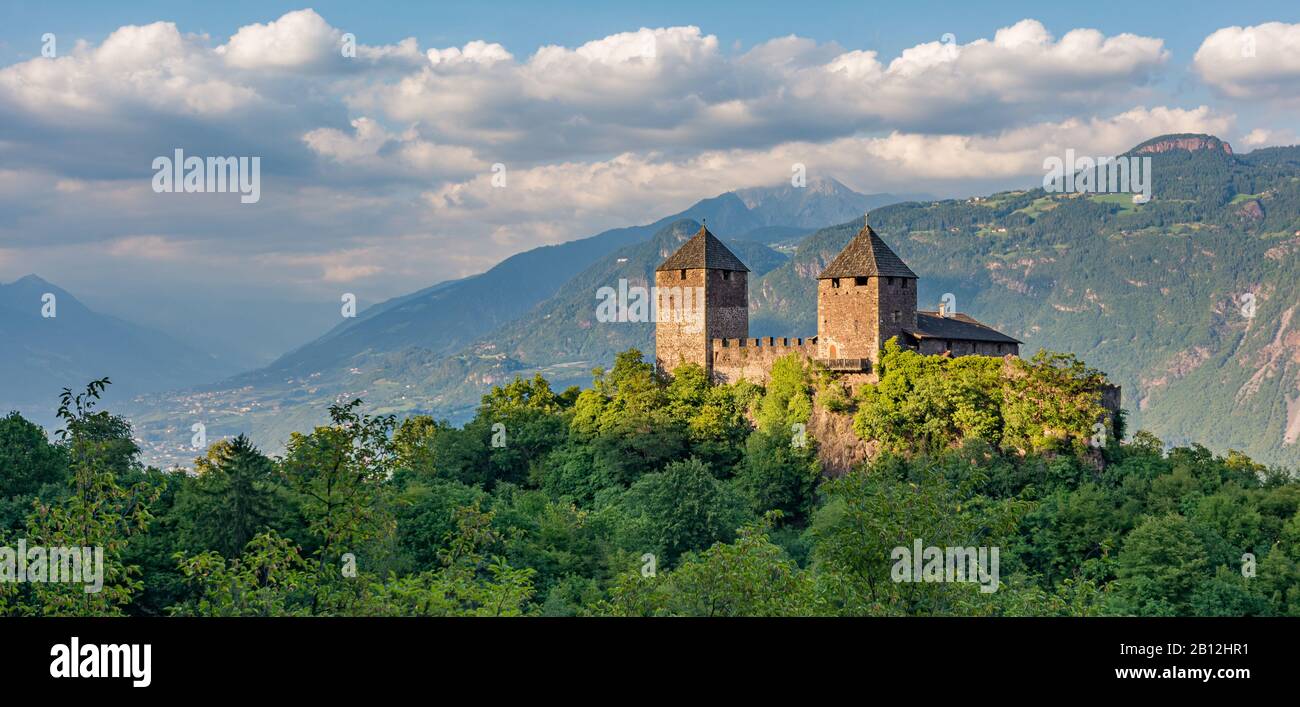 View of Castel Leone with the Picco Ivigna in the background, Lana,  Trentino-Alto Adige, Italy, 13th-15th century Stock Photo - Alamy