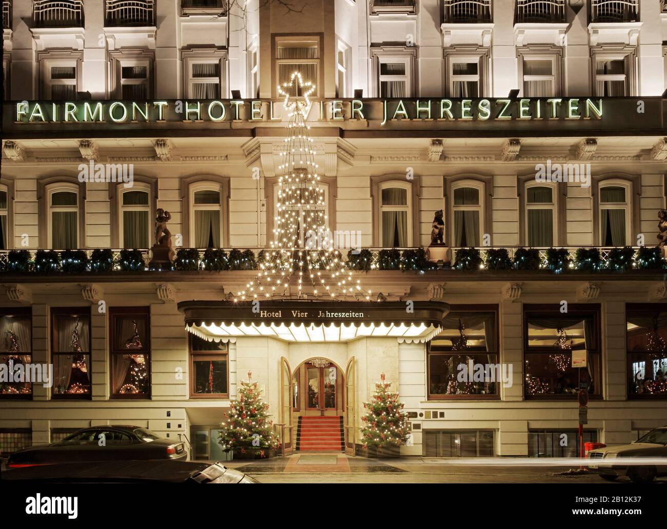 Facade of the 5star Hotel Fairmont Vier Jahreszeiten,Ballindamm