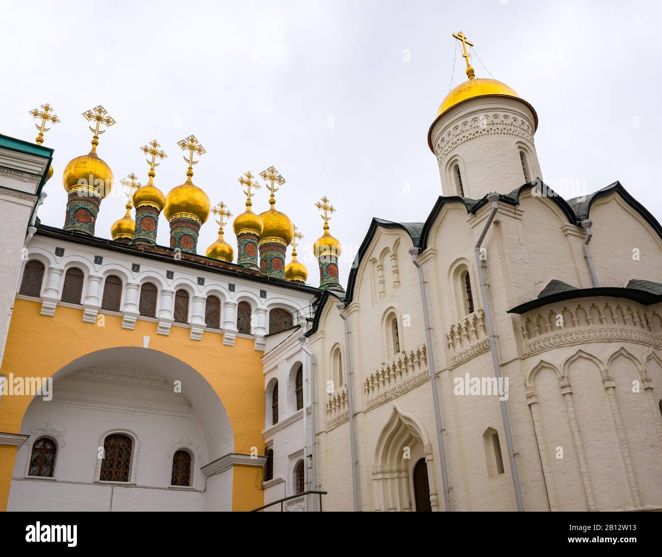 Gold onion domes, Verkhospasskiy Sobor or Church of the Nativity, Kremlin, Moscow, Russia Stock