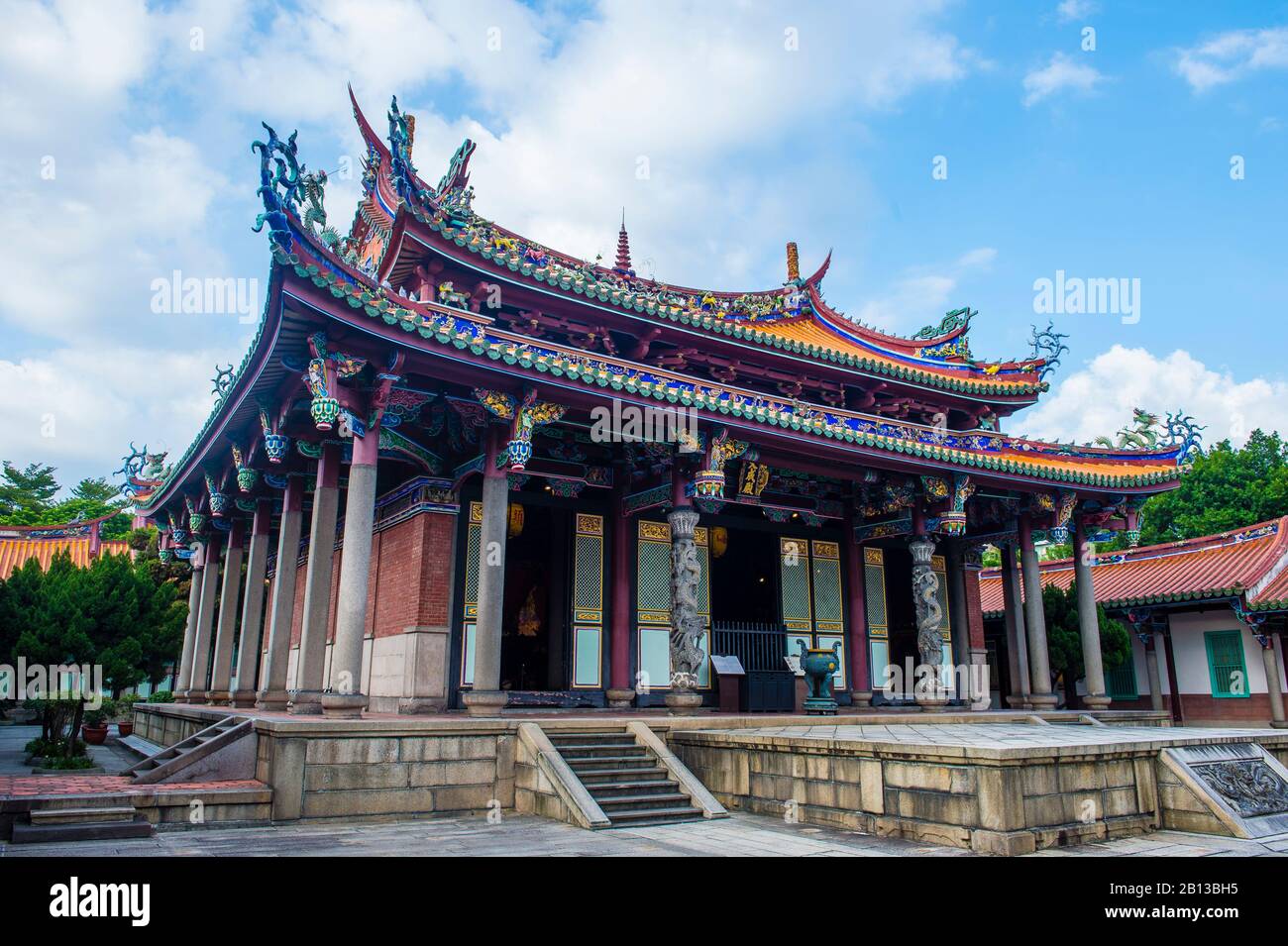 Taiwanese taoist temple hi-res stock photography and images - Alamy