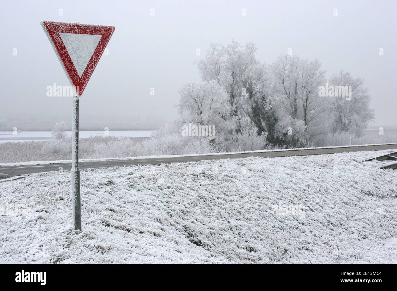 Frost covered landscape hi-res stock photography and images - Alamy