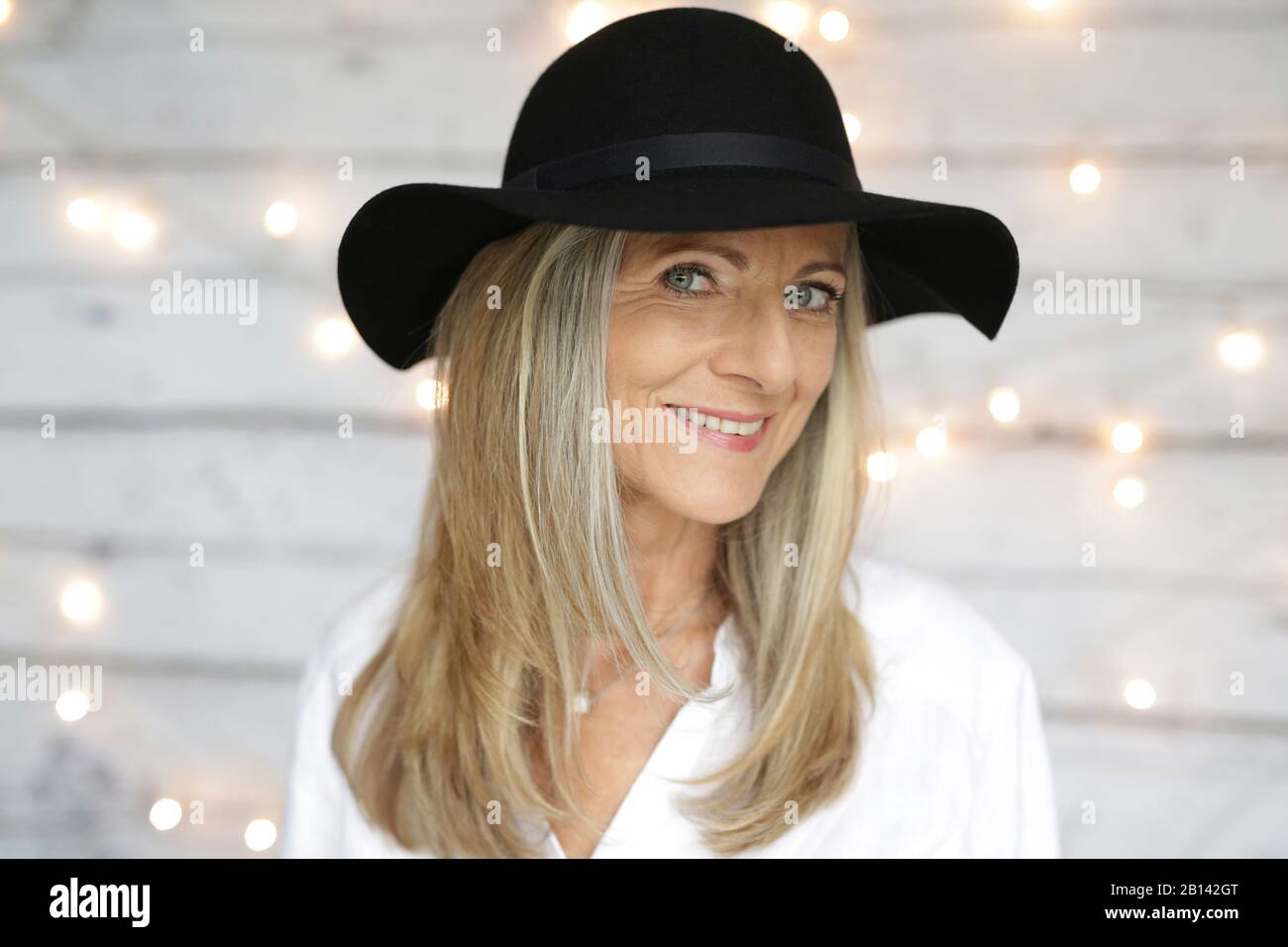 Side portrait middle aged woman hi-res stock photography and images - Alamy