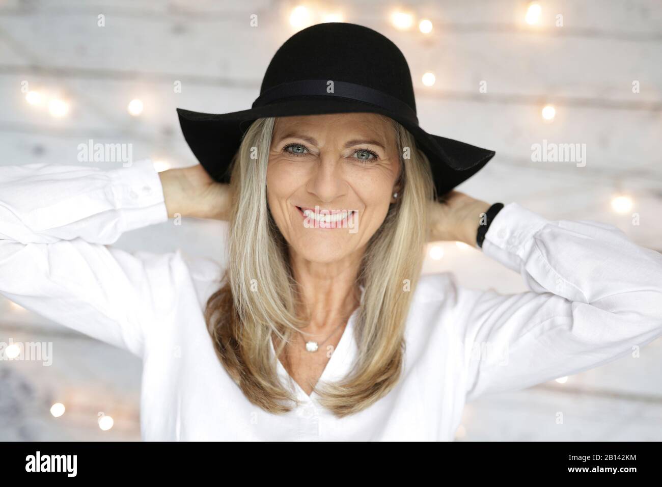Full length portrait middle aged woman hi-res stock photography and ...