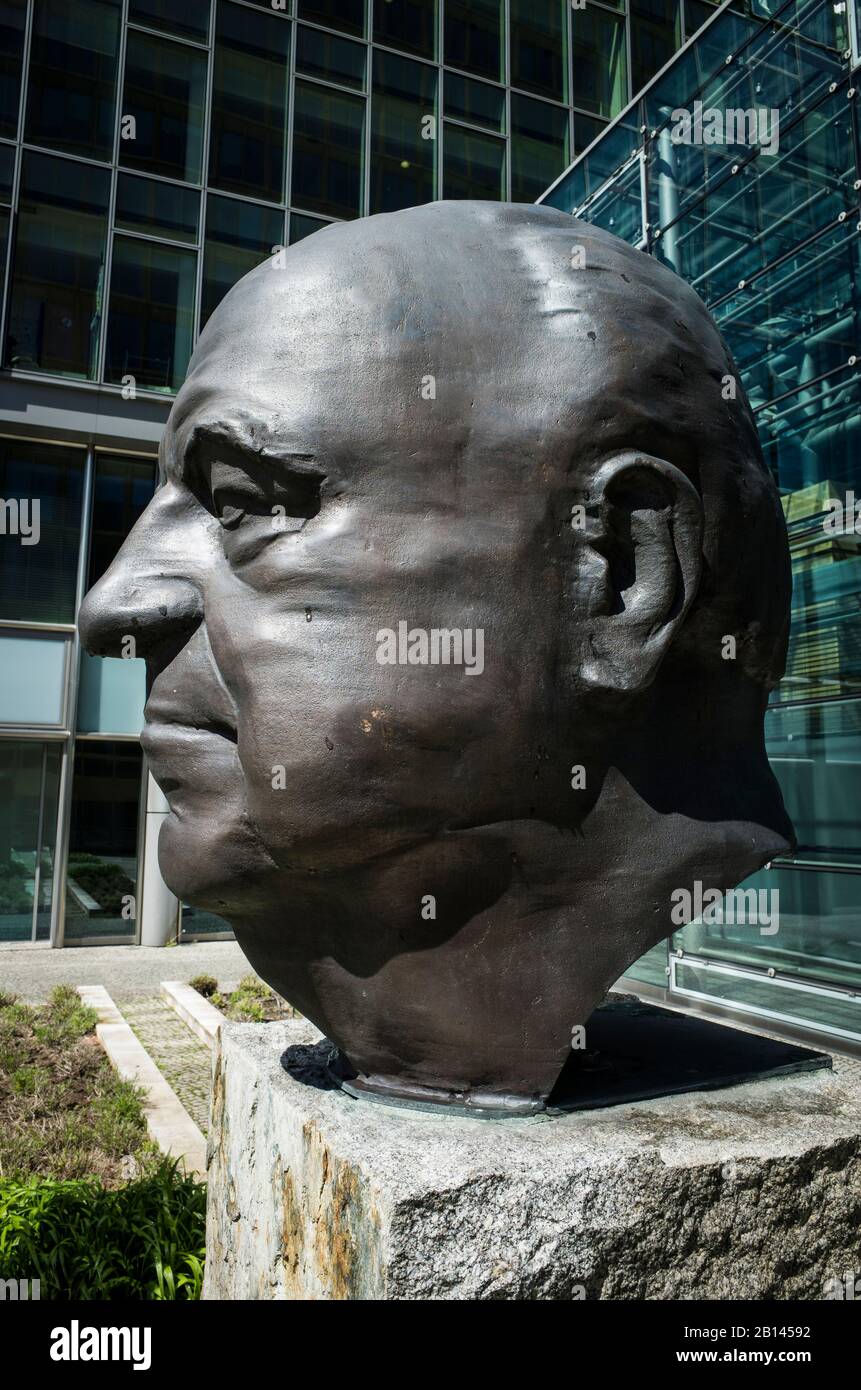 Helmut Kohl Monument, RudiDutschkeStrasse, Kreuzberg, Berlin Stock