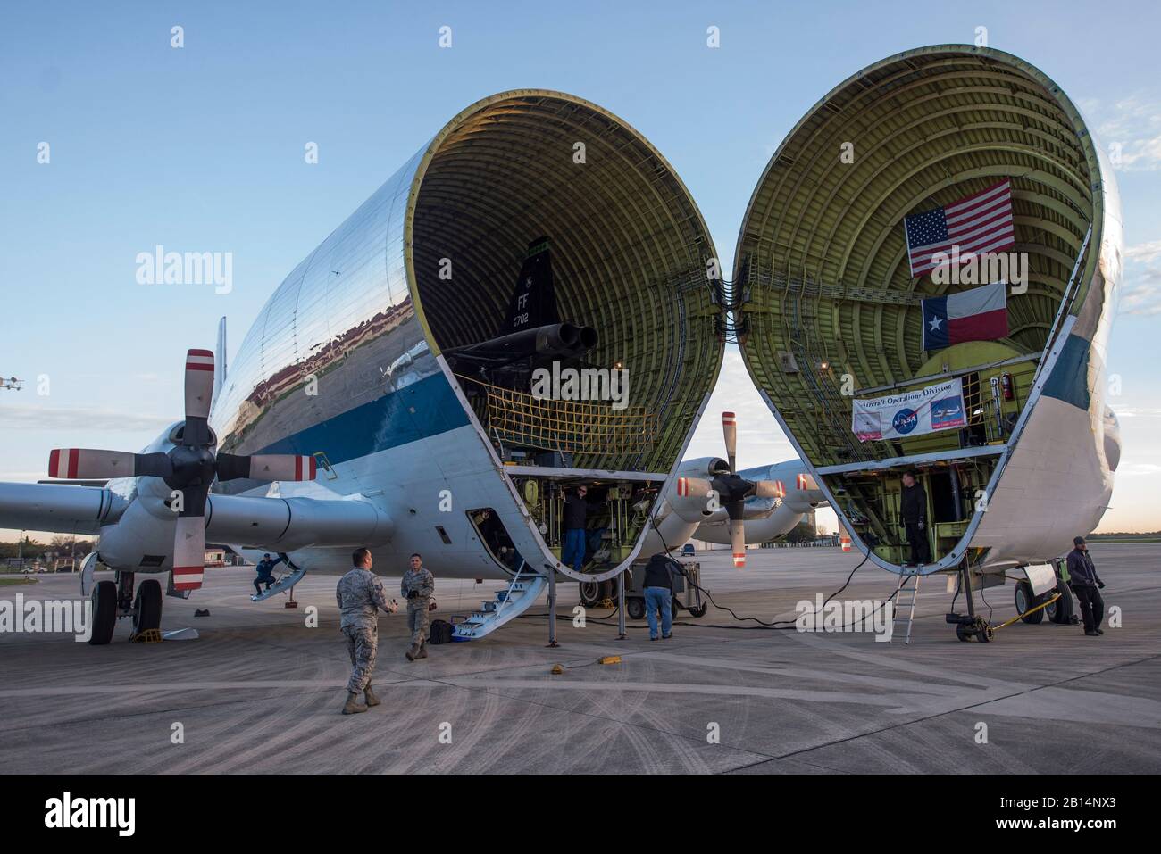 T 38 silhouette hi-res stock photography and images - Alamy