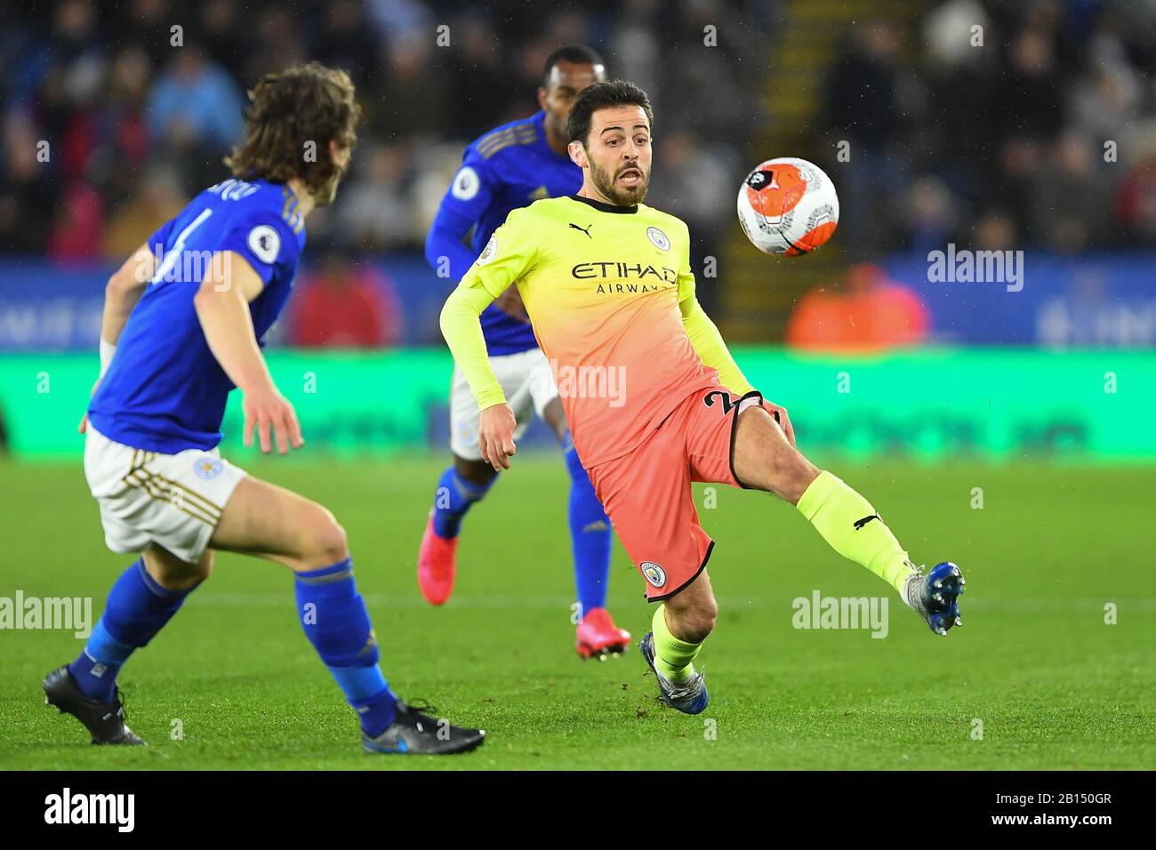 LEICESTER, ENGLAND - FEBRUARY 22ND Bernardo Silva (20) of Manchester City during the Premier League match between Leicester City and Manchester City at the King Power Stadium, Leicester on Saturday 22nd February 2020. (Credit: Jon Hobley | MI News) Photograph may only be used for newspaper and/or magazine editorial purposes, license required for commercial use Credit: MI News & Sport /Alamy Live News Stock Photo