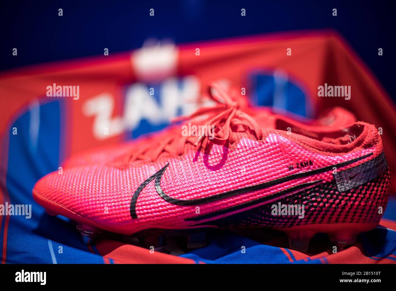 nike mercurial pink 2020