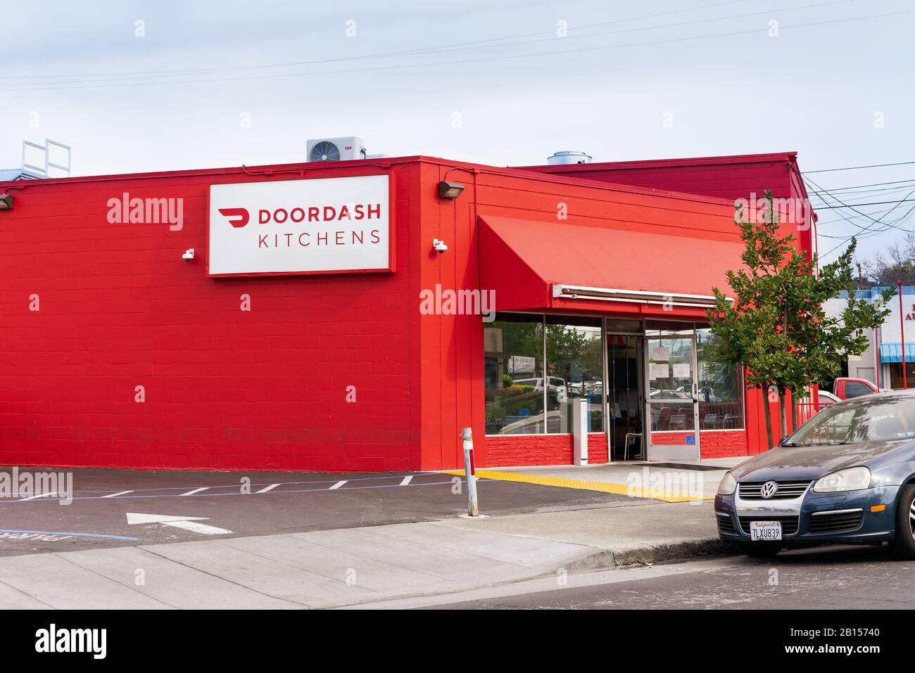 Door dash kitchens hires stock photography and images Alamy