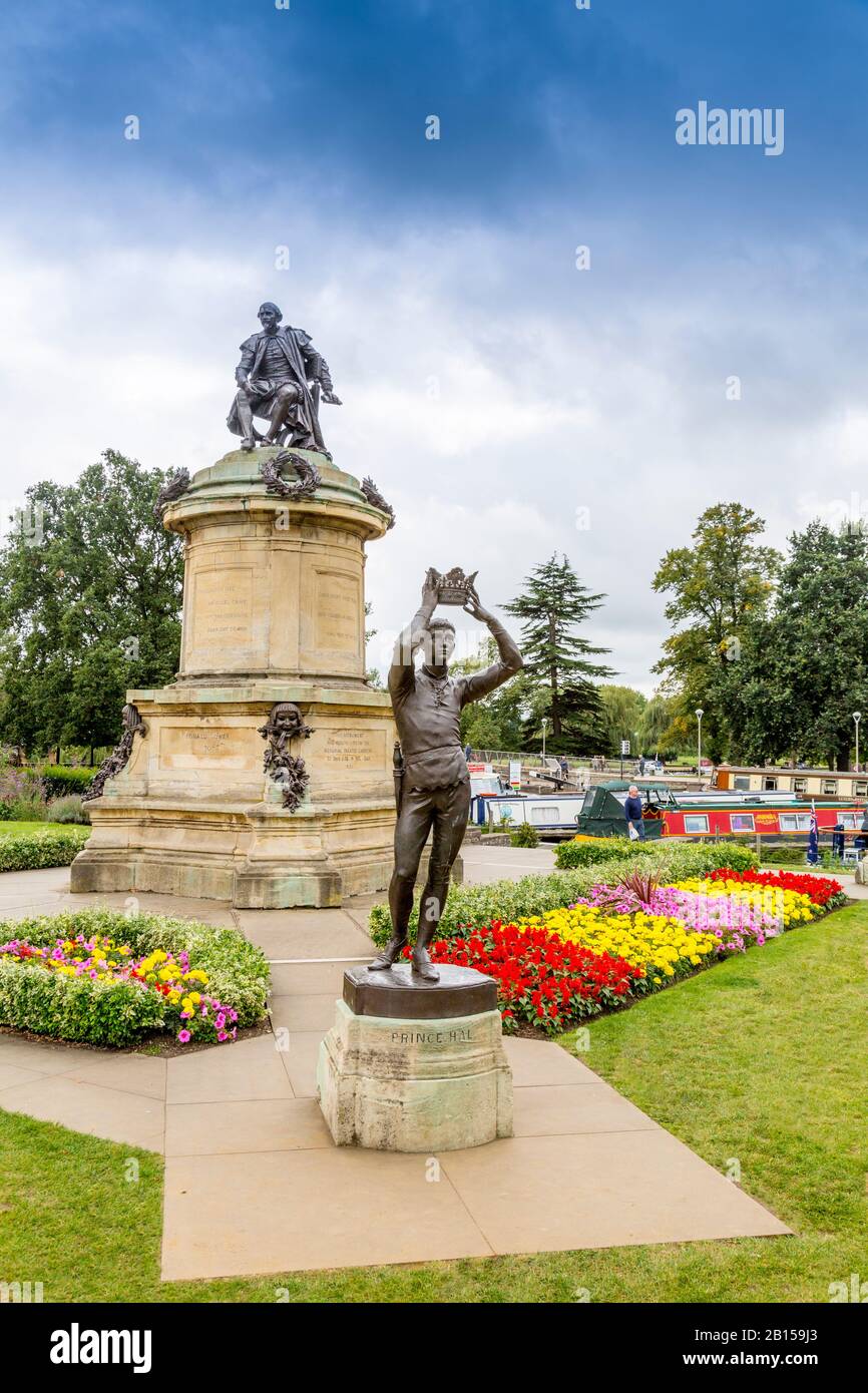 The Shakespeare Monument designed by Lord Ronald Gower is surrounded by characters from his plays, Stratford upon Avon, Warwickshire, England, UK Stock Photo