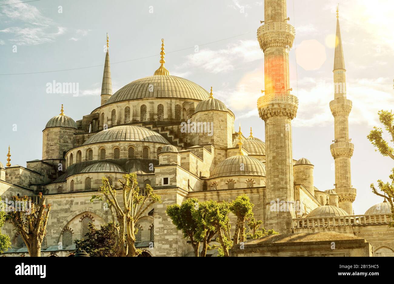 View of the Blue Mosque (Sultanahmet Camii) in Istanbul, Turkey Stock ...
