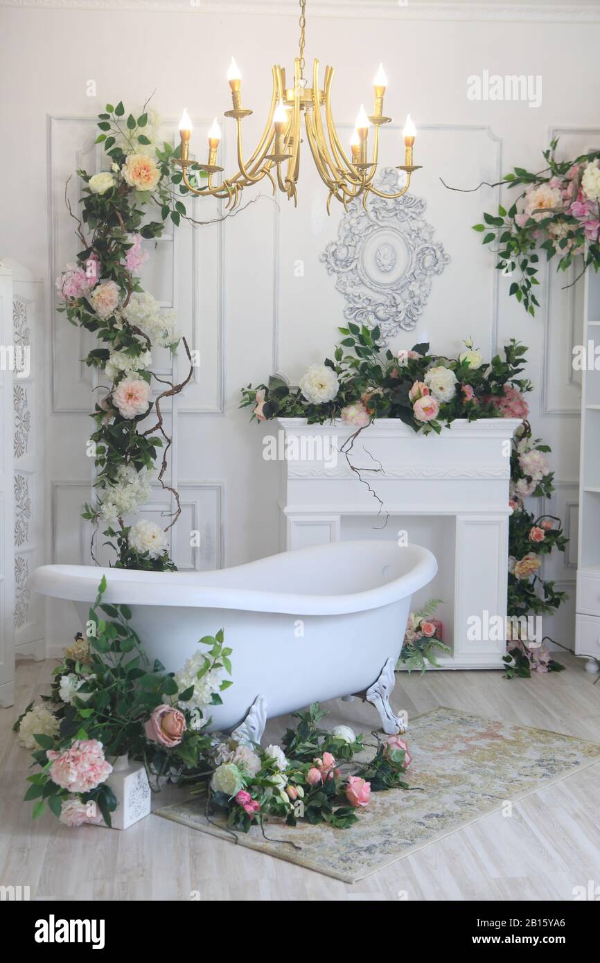 Interior of luxury vintage bathroom Stock Photo - Alamy