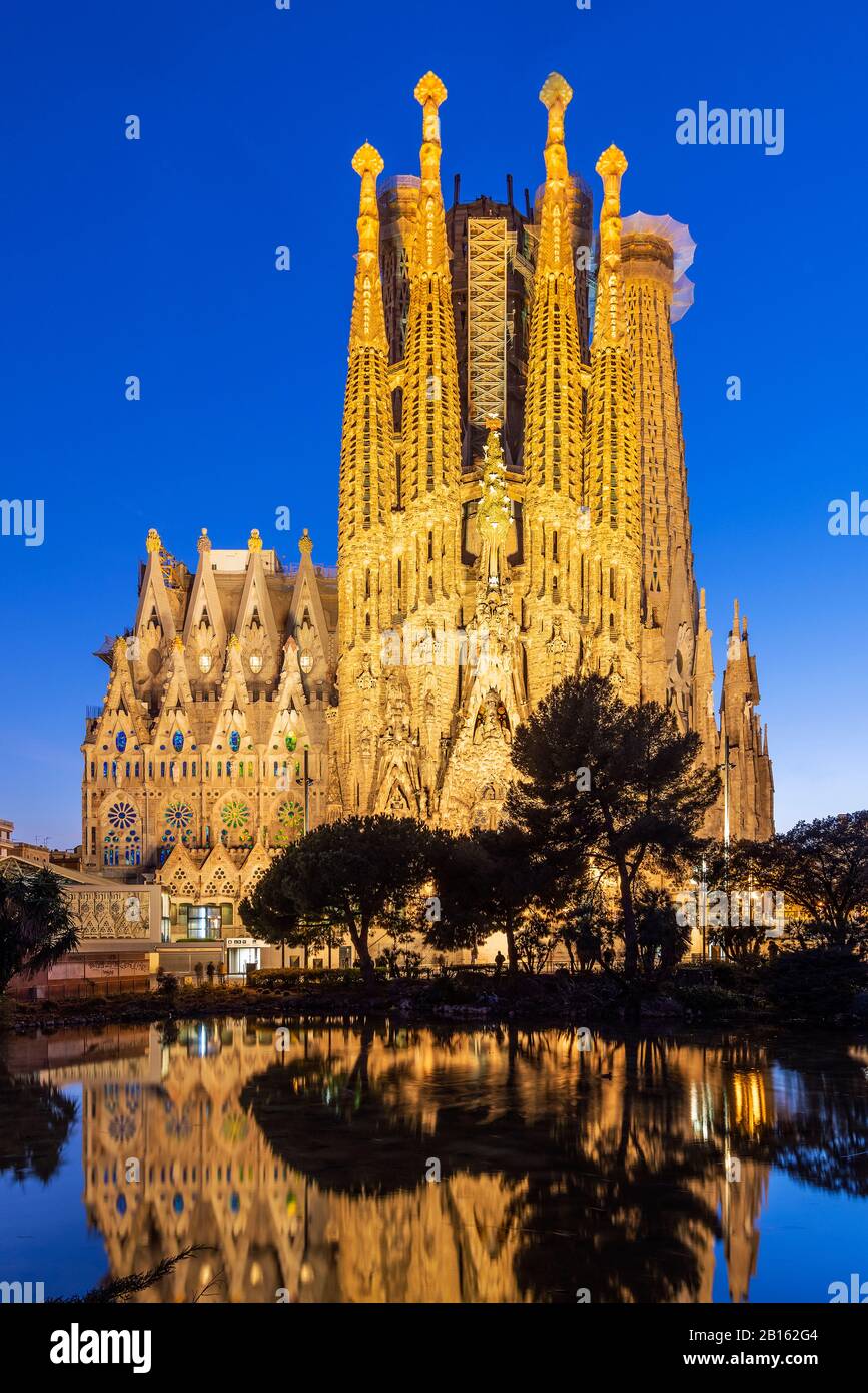 Nativity facade sagrada familia hires stock photography and images Alamy