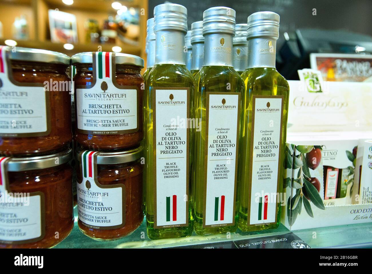 Olive oil italy bottles hires stock photography and images Alamy