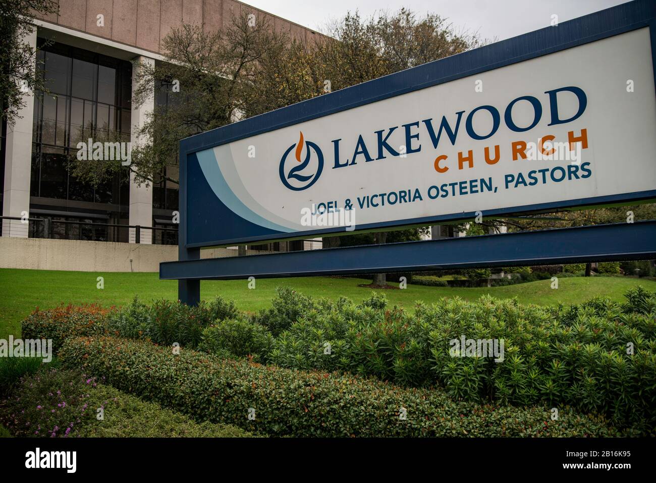 Joel osteen’s lakewood mega church hi-res stock photography and images