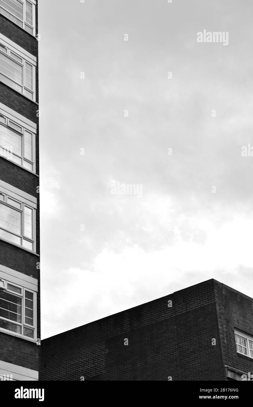 Black and white modern building hi-res stock photography and images - Alamy