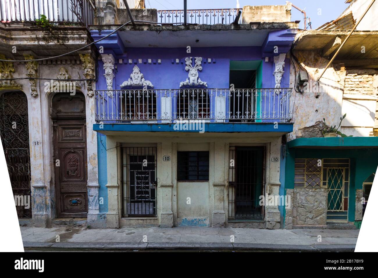 Run down building in Old Havana Cuba Stock Photo