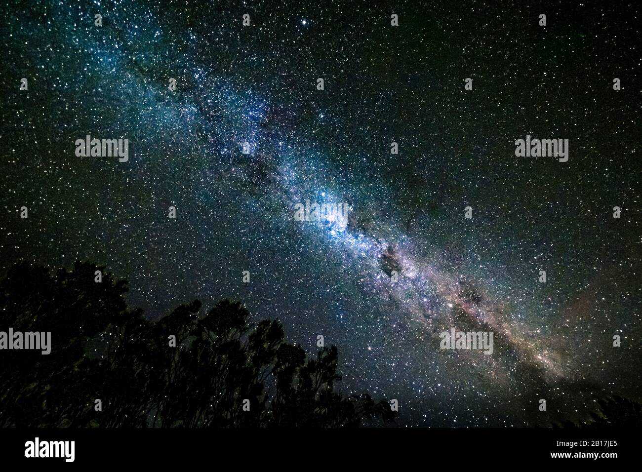 New Zealand, Milky Way galaxy on starry night sky Stock Photo - Alamy