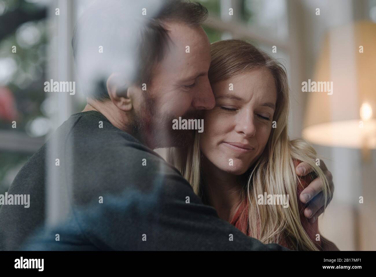 Romantic photos of couples hi-res stock photography and images - Alamy