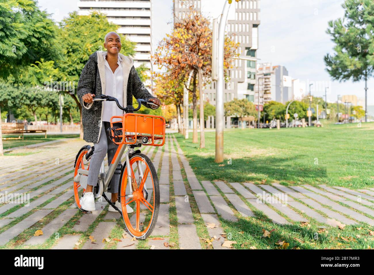 Commuting photos hi-res stock photography and images - Alamy