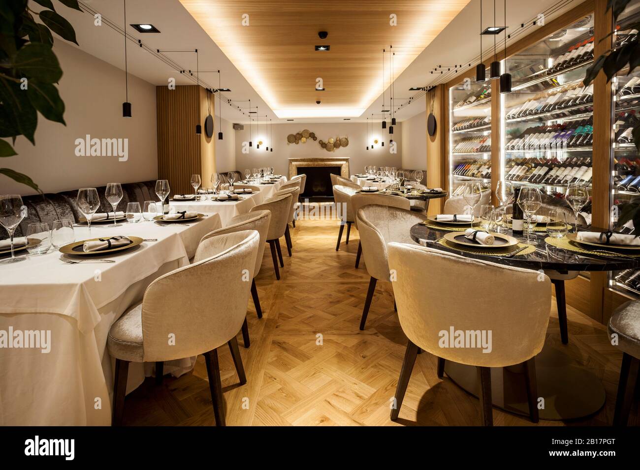 Fancy restaurant hires stock photography and images Alamy