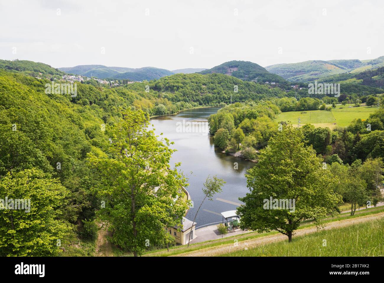 Germany, North Rhine Westfalia, Eifel, Schwammenauel, View from Rursee dam to Rur river and plunge pool Stock Photo