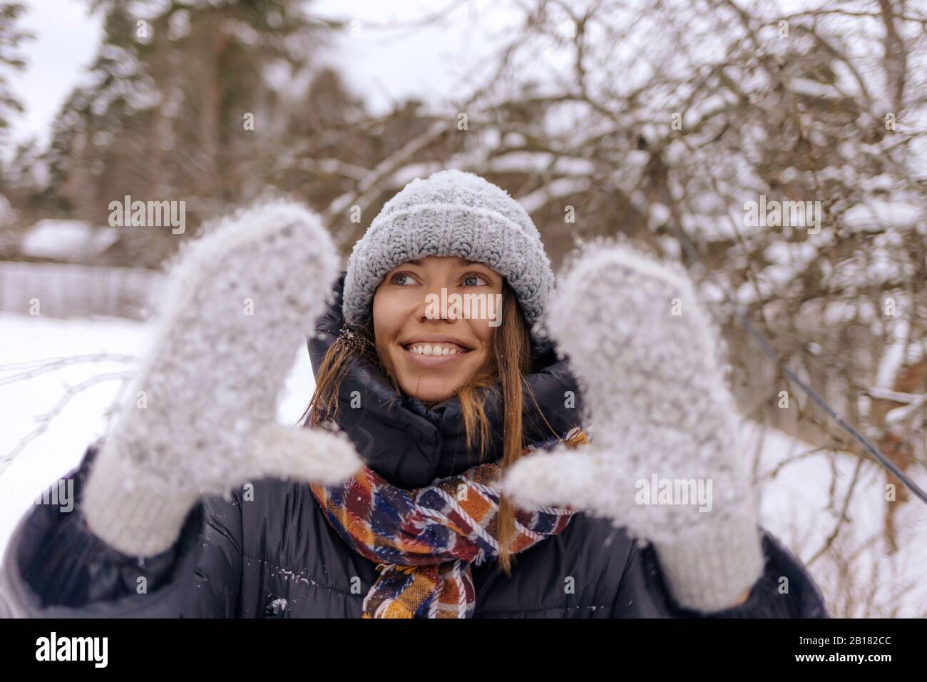 Happy woman winter hi-res stock photography and images - Alamy