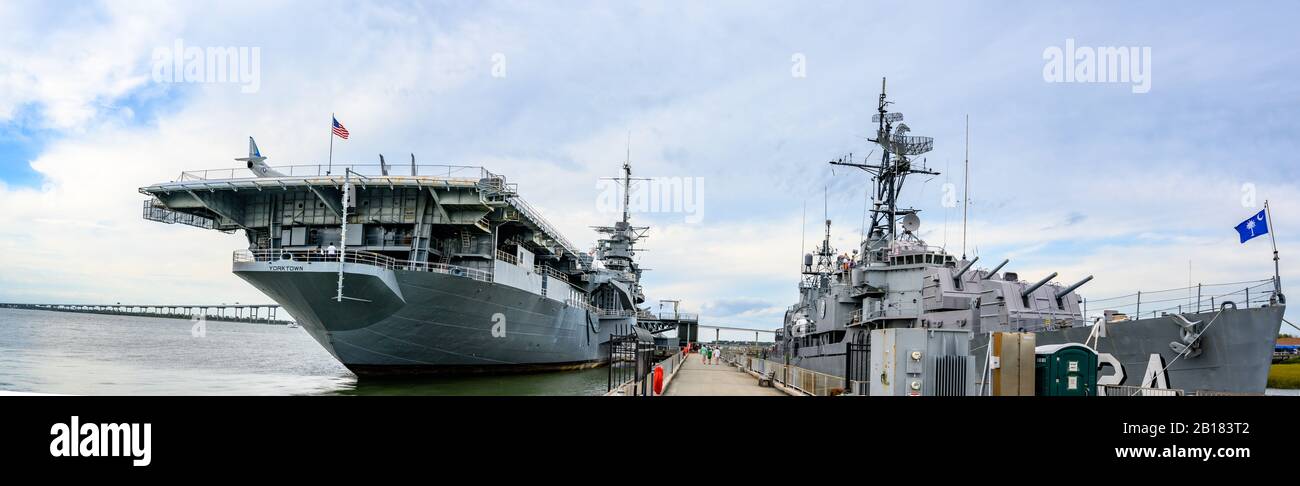 Aircraft carriers uss port hi-res stock photography and images - Alamy