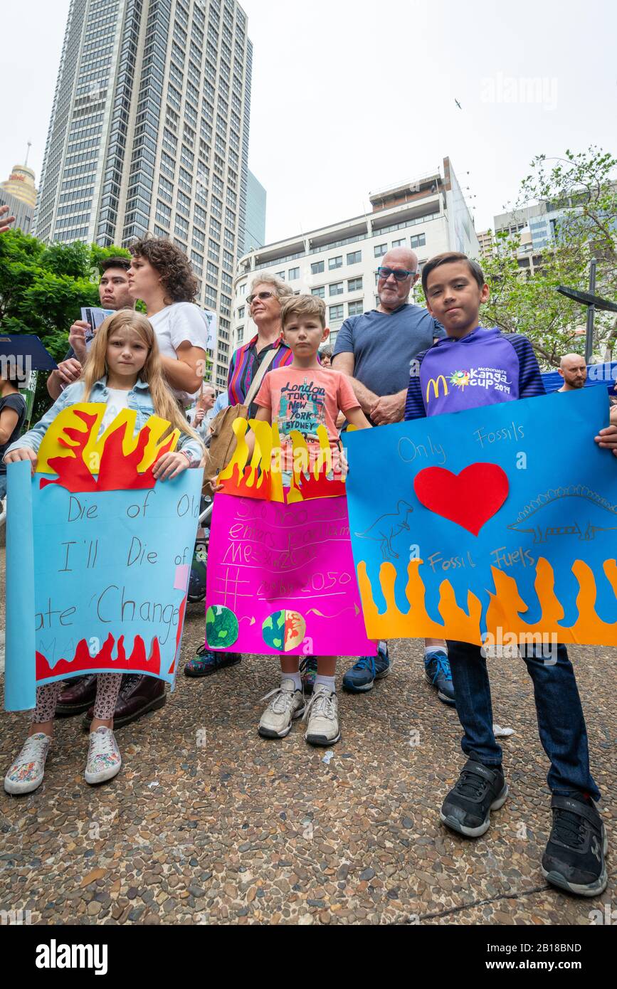 Climate protest sydney globe hi-res stock photography and images - Alamy