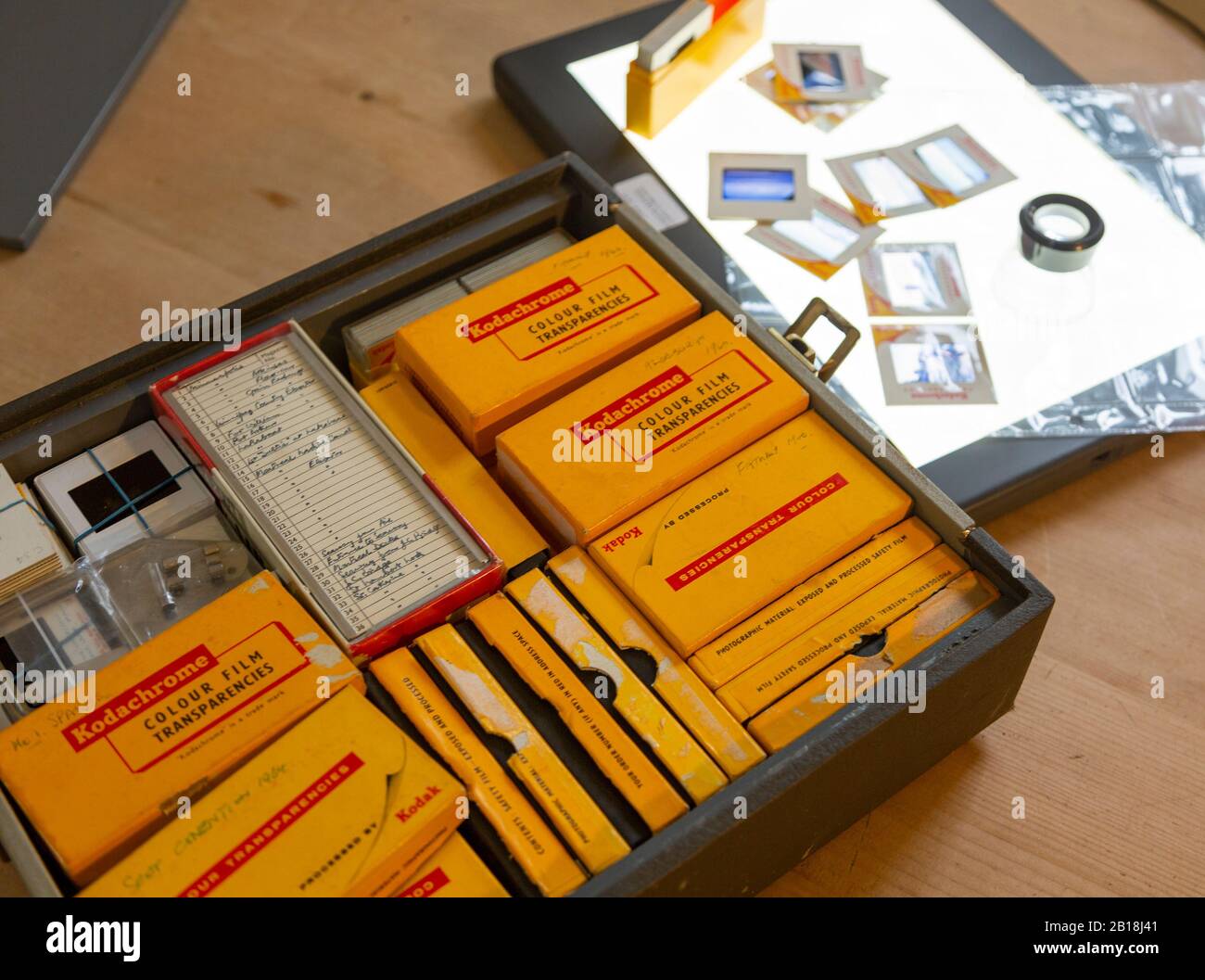 Vintage Kodak Film Slide Reels Storage Box With Handle, Metal Clasp &  Hinges - C