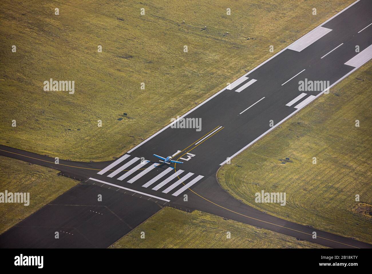 Aerial photo, airport runway taxiway airport company Mönchengladbach, Mönchengladbach, Niederrhein, North Rhine-Westphalia, Germany, DEU, Europe, airp Stock Photo
