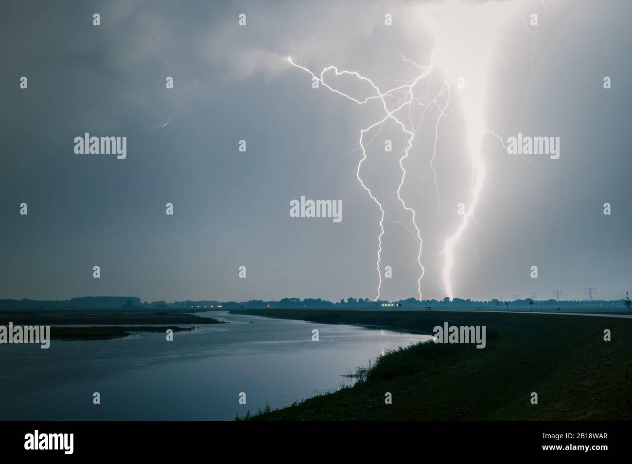 Close lightning bolt hires stock photography and images Alamy