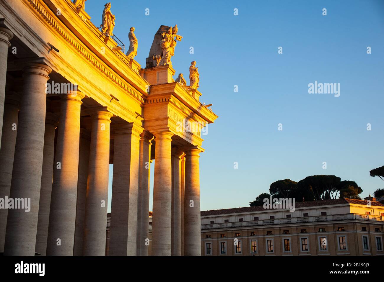 View of the St. Peter's Square colonnades in Rome Stock Photo - Alamy