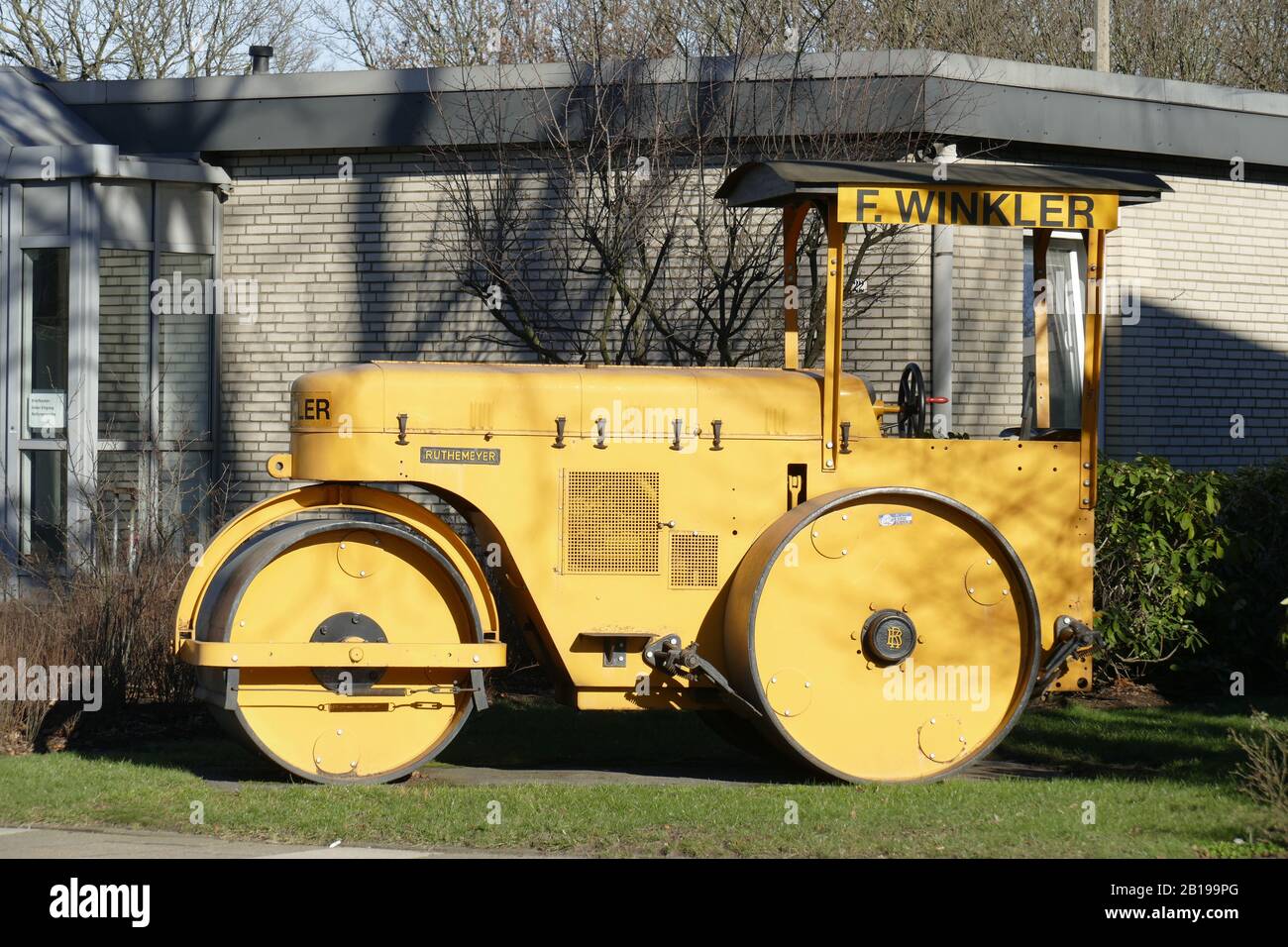 Old road roller hi-res stock photography and images - Alamy